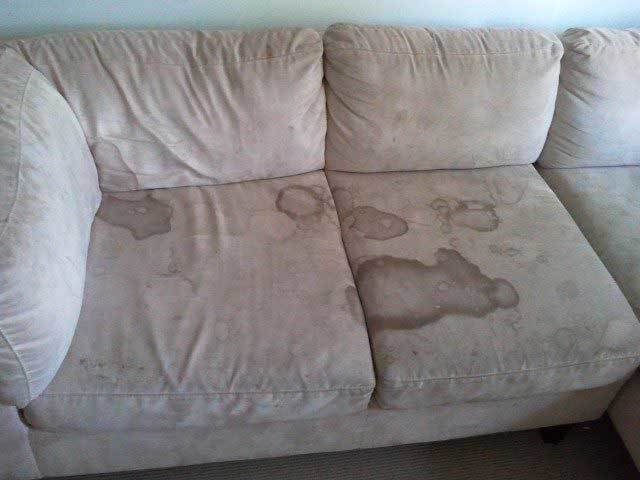 از بین بردن لکه نوشابه روی مبل از بین بردن لکه نوشابه روی مبل