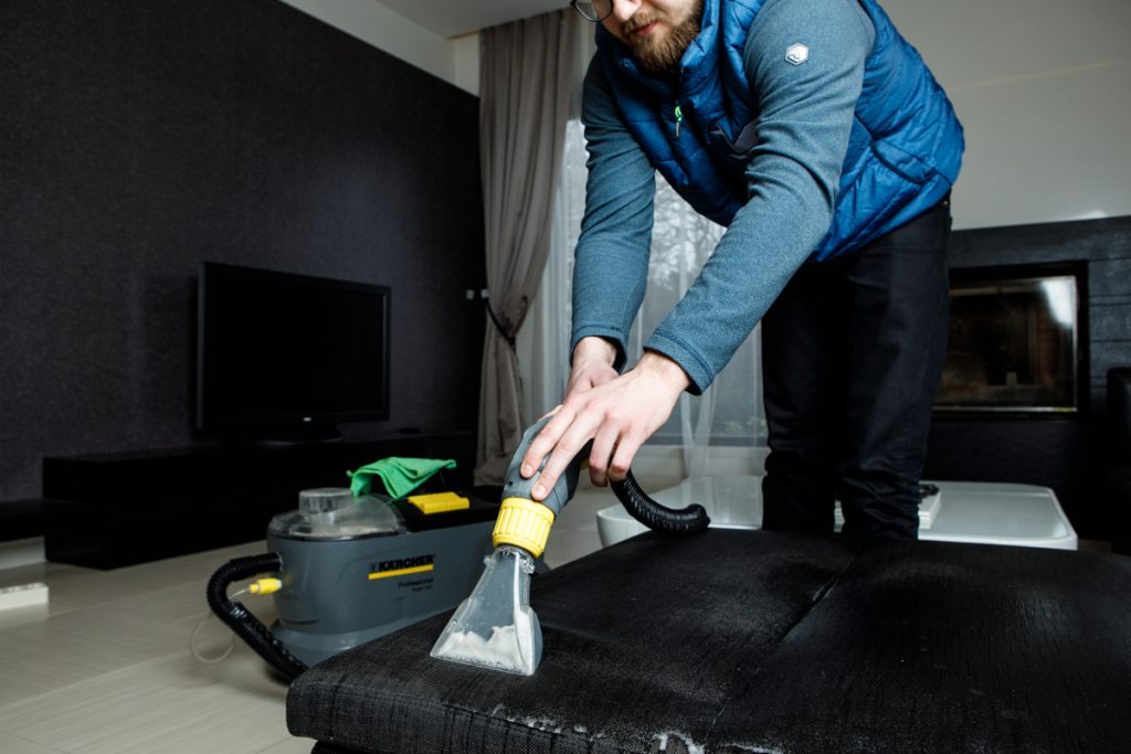 تکنیک های شستشوی مبل: کدام یک واقعا کارآمد هستند؟ تکنیک های شستشوی مبل: کدام یک واقعا کارآمد هستند؟