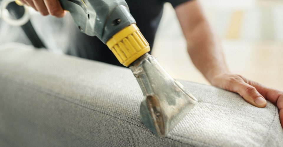 نحوه شستشوی مبل در آپارتمان: راهنمای جامع نحوه شستشوی مبل در آپارتمان: راهنمای جامع