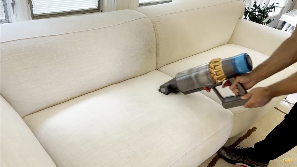 آموزش تمیز کردن انواع پارچه مبل (کتان، مخمل، چرم) آموزش تمیز کردن انواع پارچه مبل (کتان، مخمل، چرم)