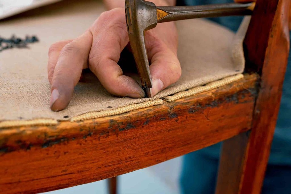 5 مزیت برتر بازسازی مبلمان حرفه ای